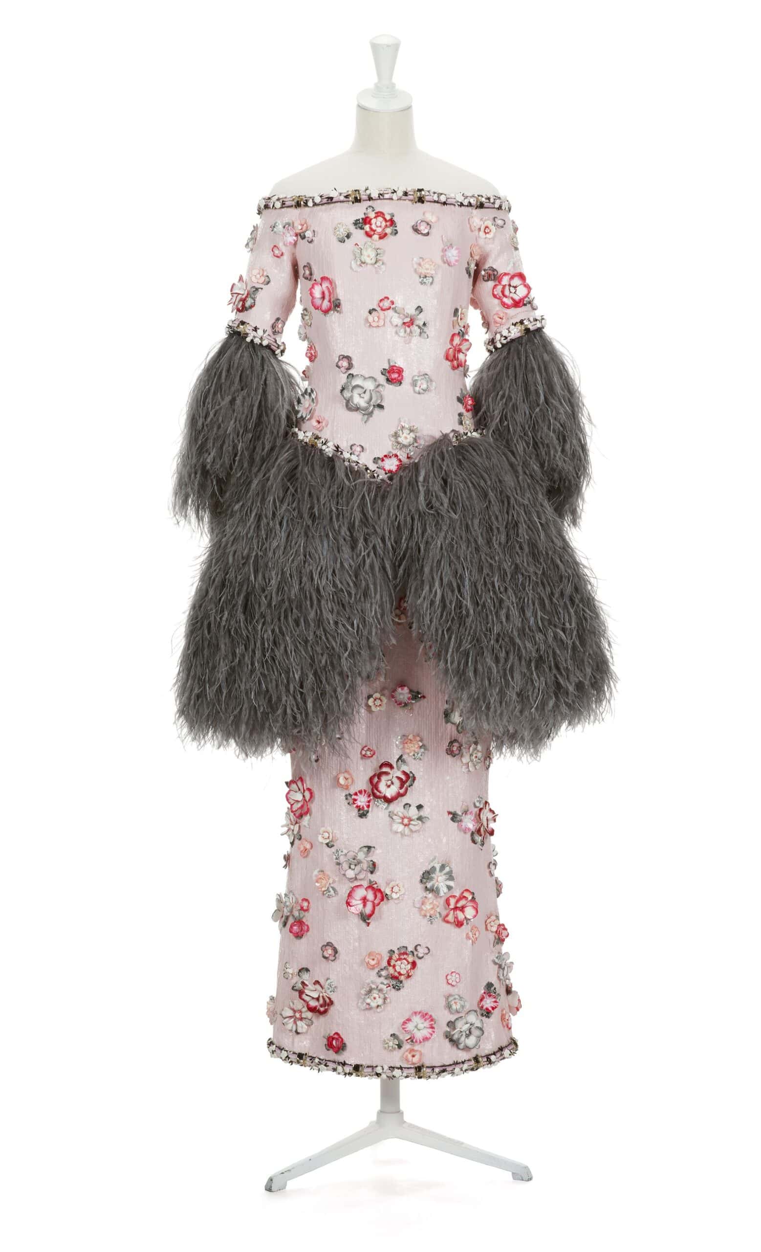  Tisser Broder Sublimer Palais Galliera exhibition, Robe du soir CHANEL par Karl Lagerfeld, haute couture, printemps-été 2019 Palais Galliera / Paris Musées