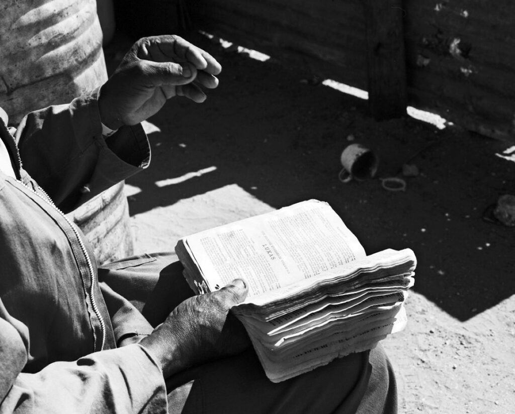 Jo Ractliffe Piet Basson’s Bible
Piet Basson’s Bible, 2013 from the series The Borderlands gelatin silver print by Jo Ractliffe.