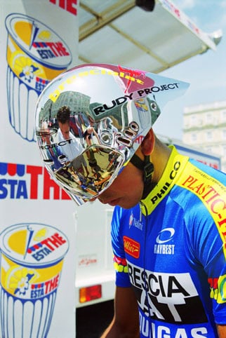 Véronique Ellena, Le casque, Il Giro, série, Les Classiques cyclistes, 1998 © Véronique Ellena 2026