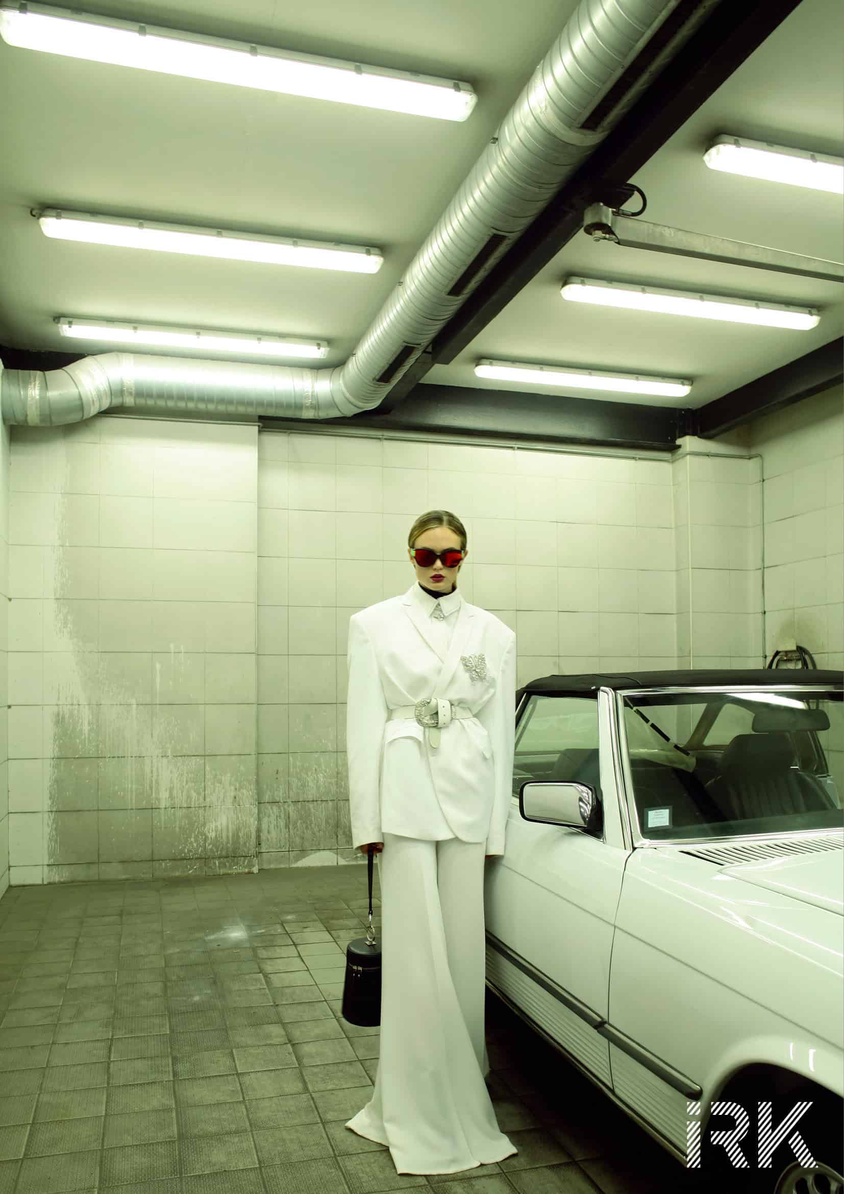 Pants Juana Martin, Suit Gregory Assad, Shirt Raphaël Delacroix, Sunglasses Balenciaga, Bag Oberkampf