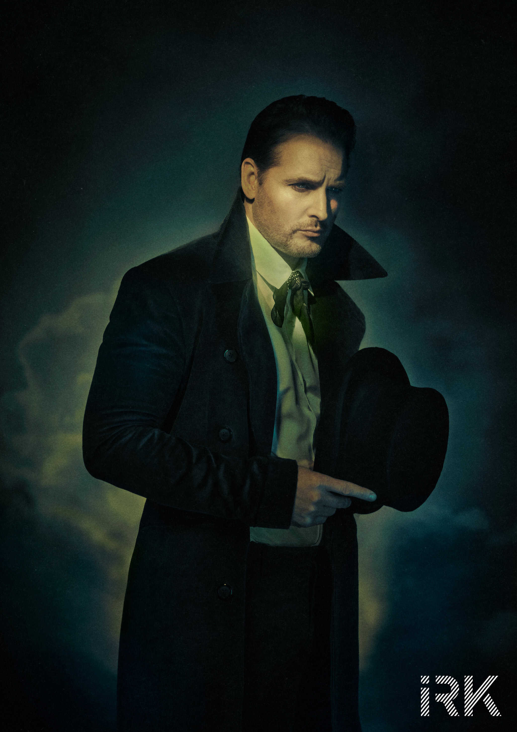 Peter Facinelli as Dr Carlisle twilight vampire