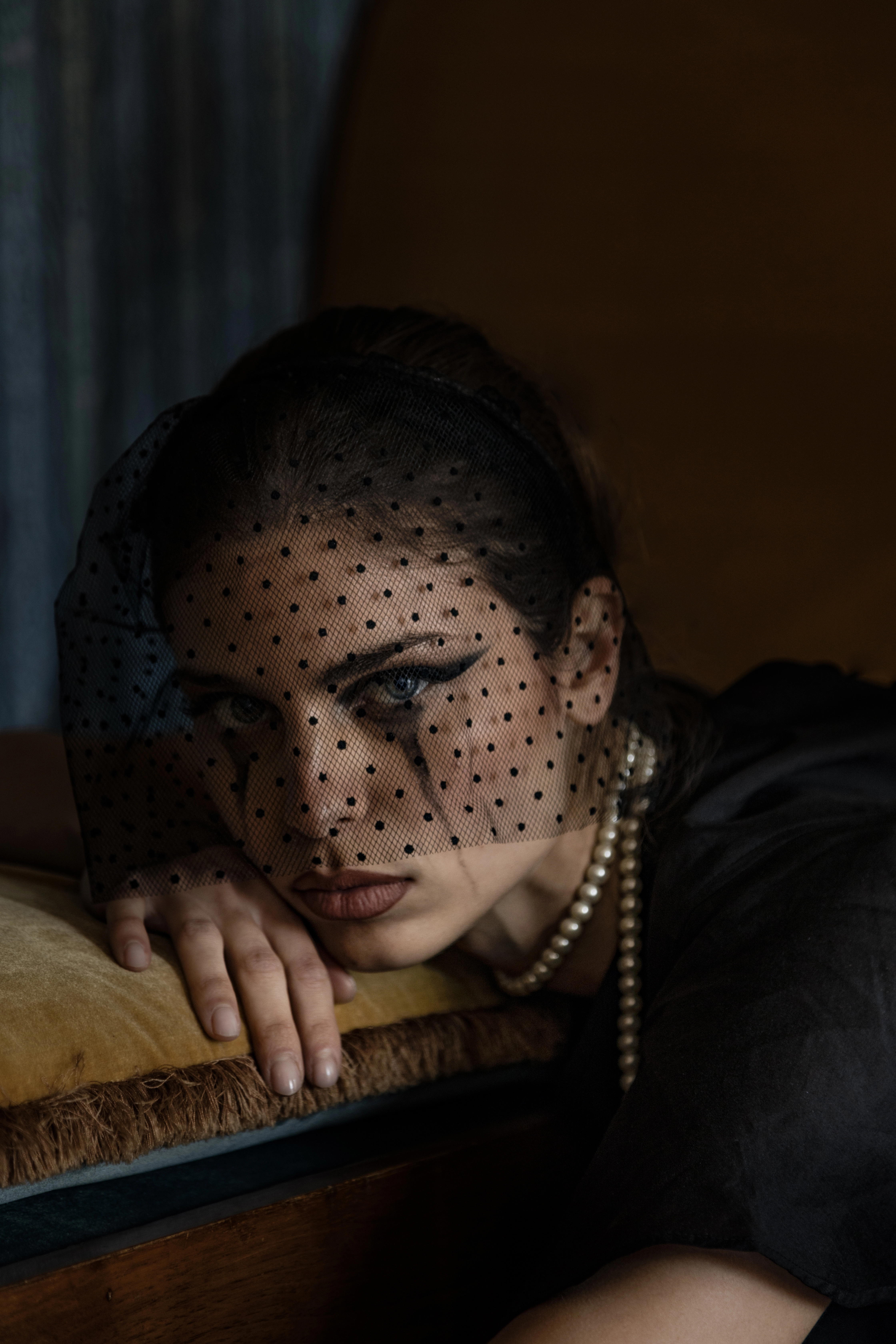widow with Veil and pearls, 