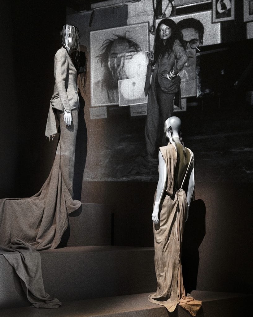 menswear looks, raw sensuality and performance in extreme settings