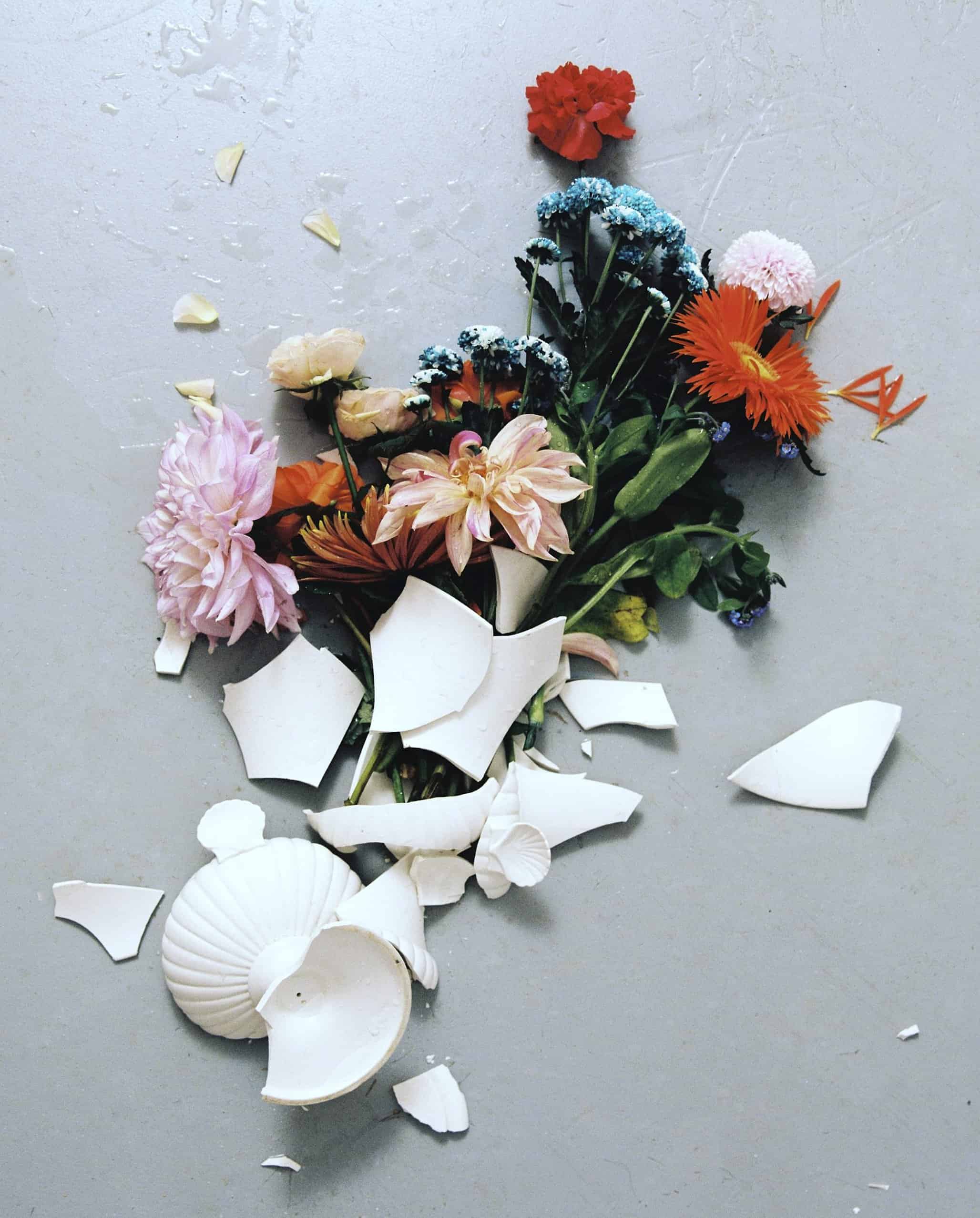 Chic floral bouquet by Debeaulieu Paris — modern flower design with bold artistic styling