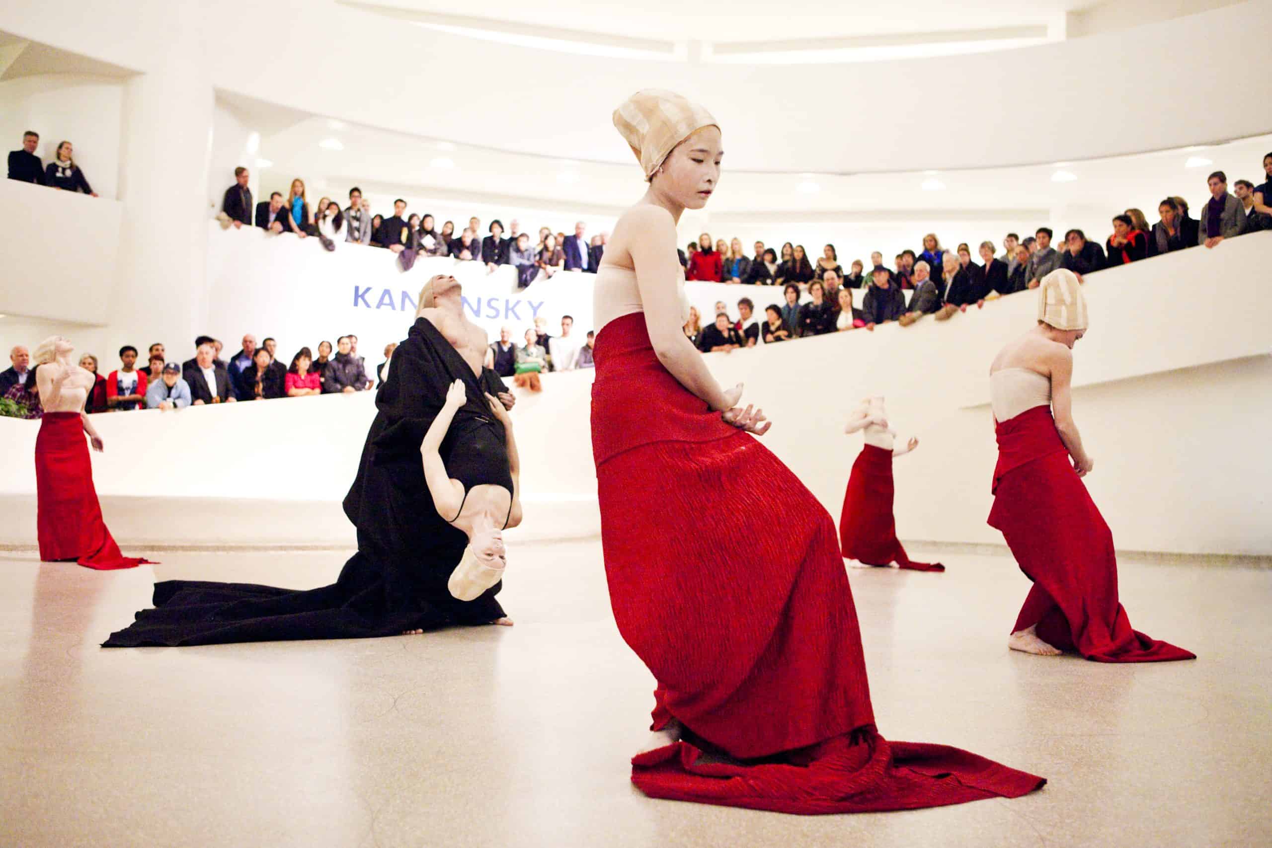 Shen Wei Dance Arts at 10 at Works & Process, October 24 and 25, 2009. Featuring dancers in Folding. Photo_ Yi-Chun Wu