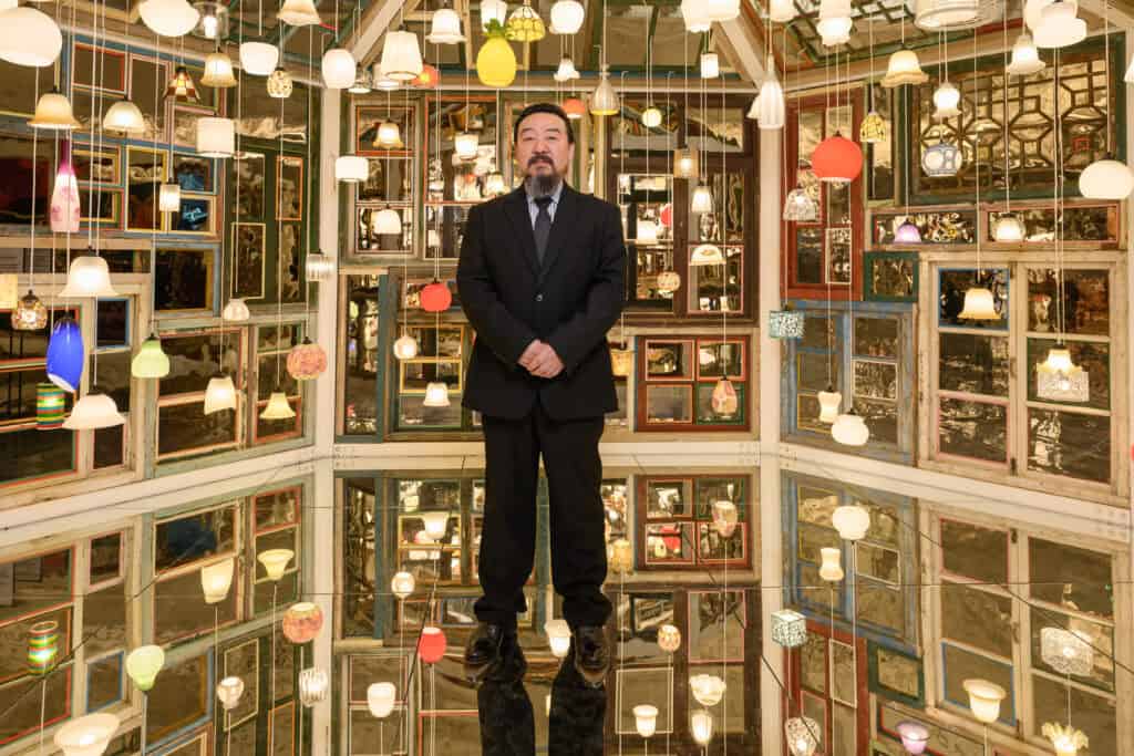 Song Dong at the exibition of Objets divers et variés – 百百 (baihuò) -