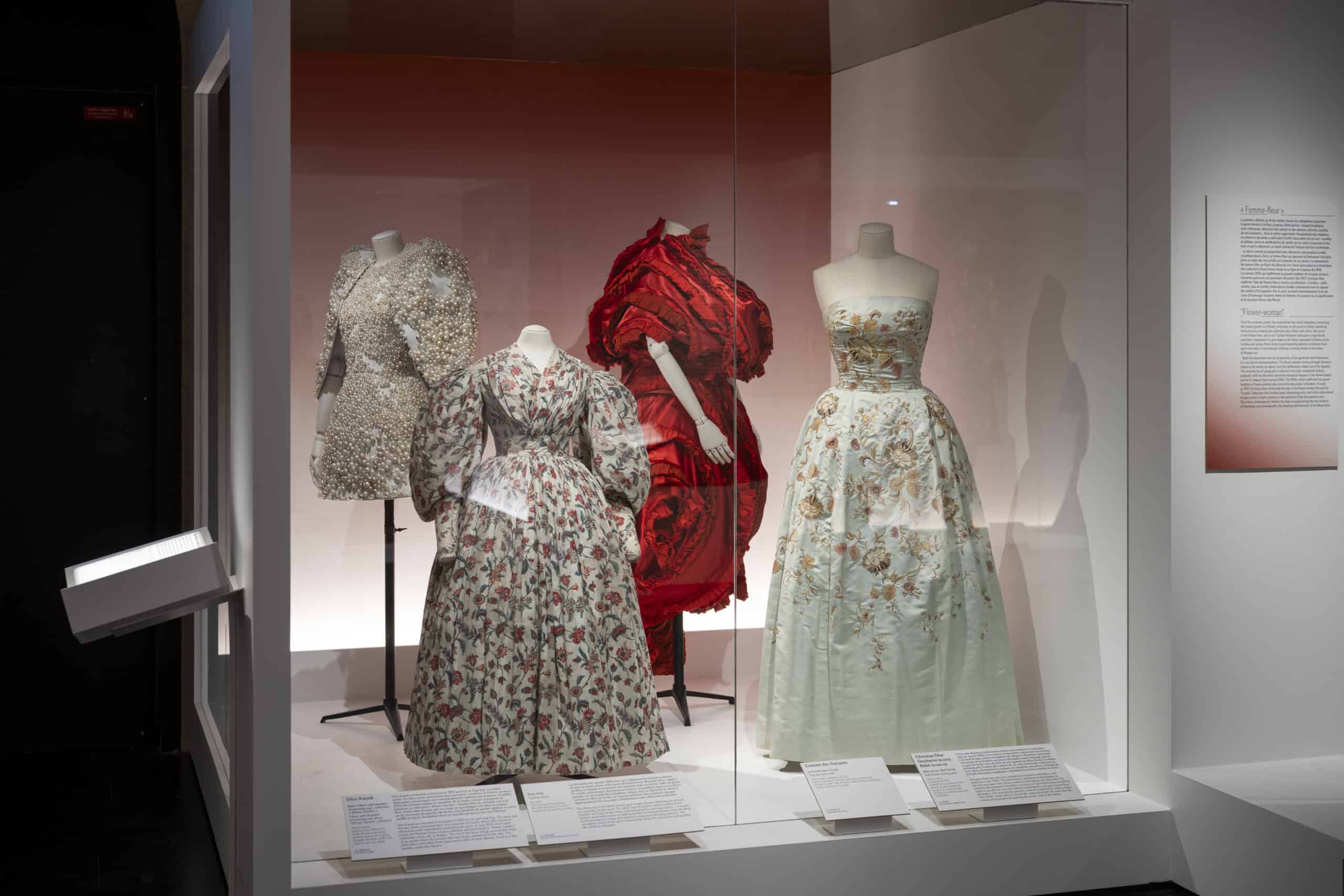 Tisser, broder, sublimer, Palais Galliera, Stage Design ( scenography )