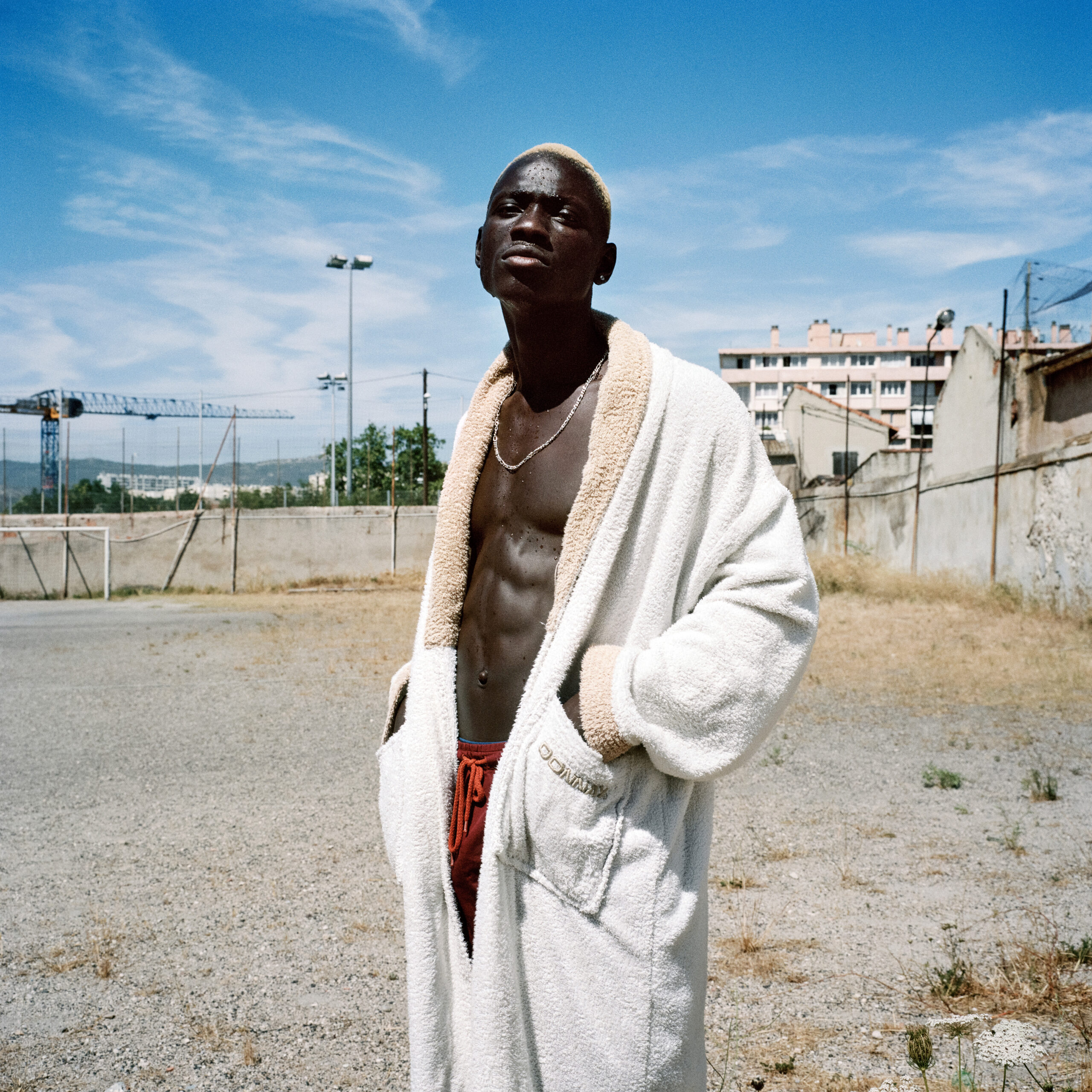 Alt : exhibition "Yohanne Lamoulère, Courage, de la 
série « Manger tes yeux, ici mut la ville », 
2019
Collection d’entreprise Neuflize OBC
© Yohanne Lamoulère / Tendance Floue"
