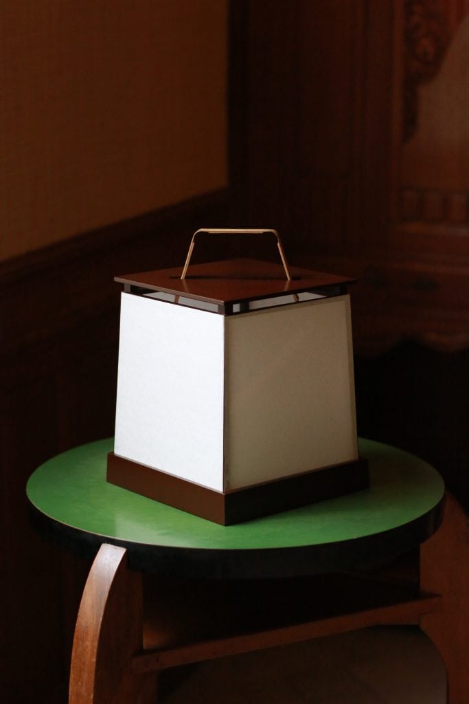 East and West design Andon lantern gallery © Julie Liger