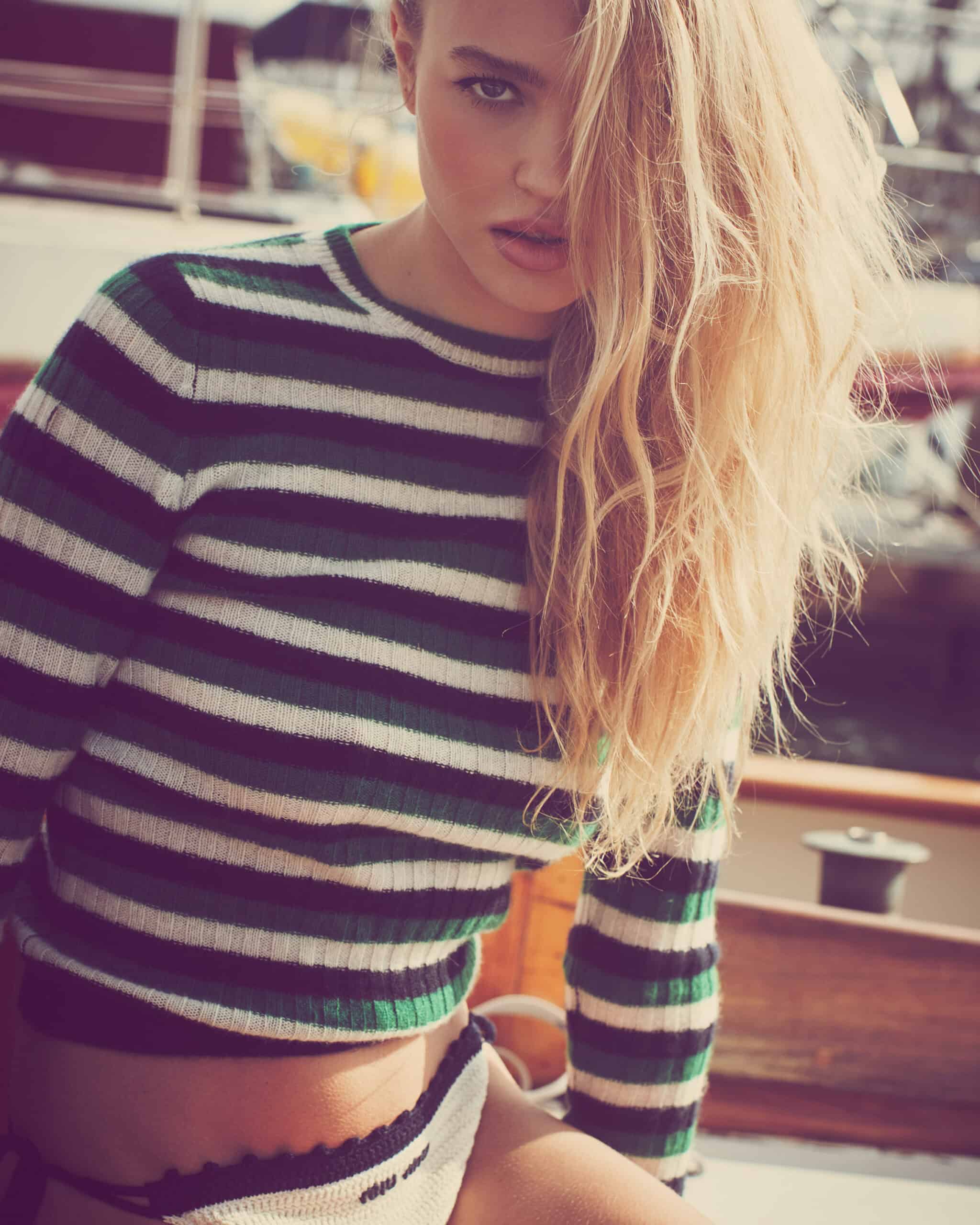 Anna Palma Bikini bottoms, Miu Miu, Sweater, Doen, Shorts, Cult Naked
@miumiu @cultnaked @shopdoen