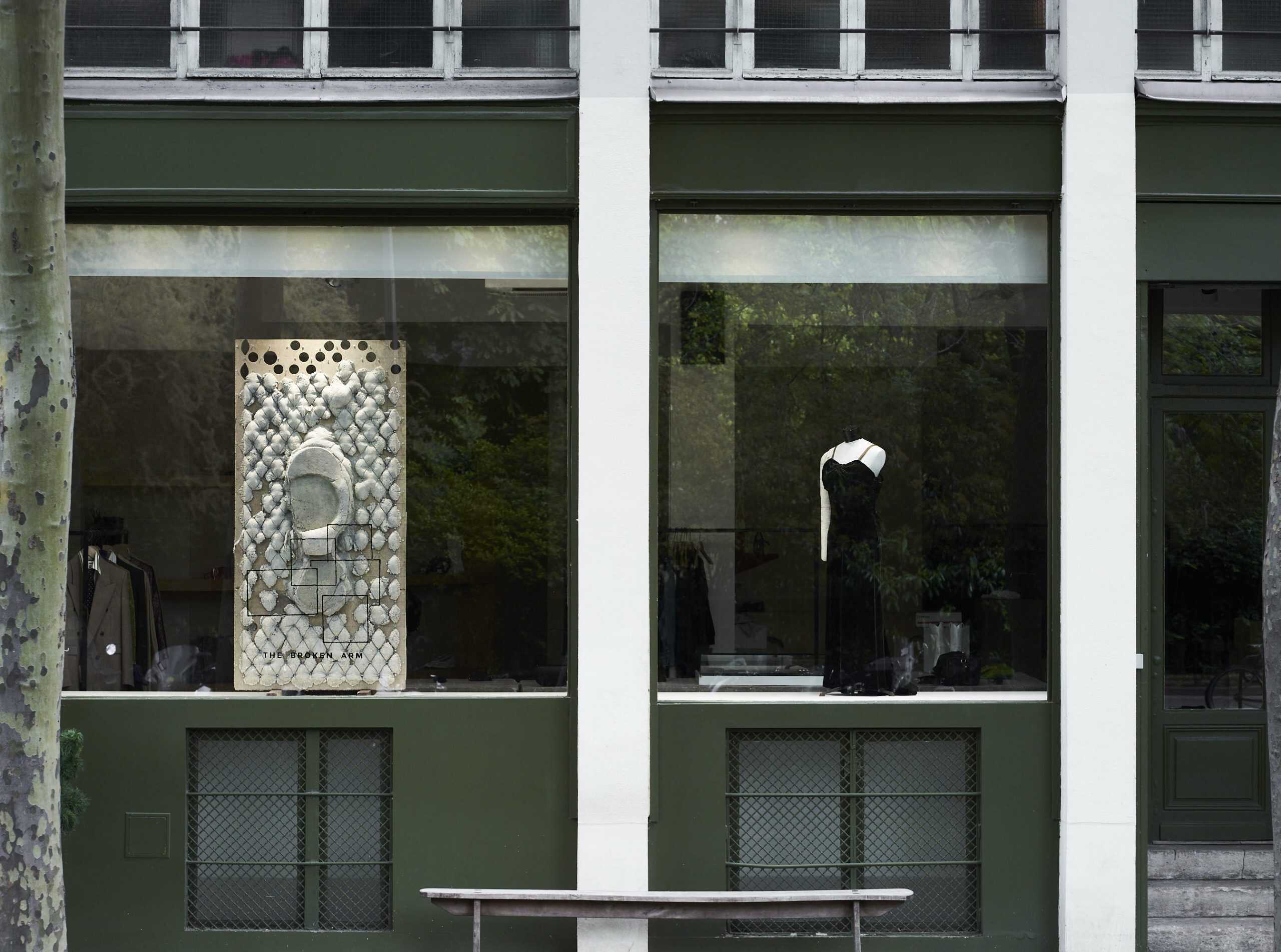 BROKEN ARM STORE PARIS