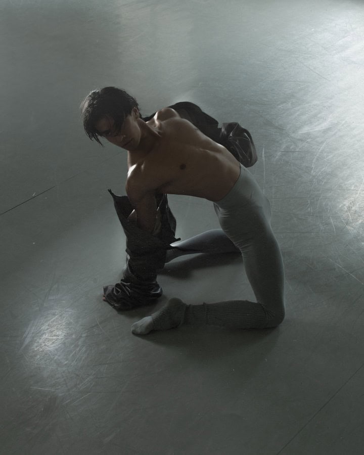 COLOMBIAN ARTIST JUAN ON DANCE, ACTING, & THE DARK SIDE OF CREATIVITY