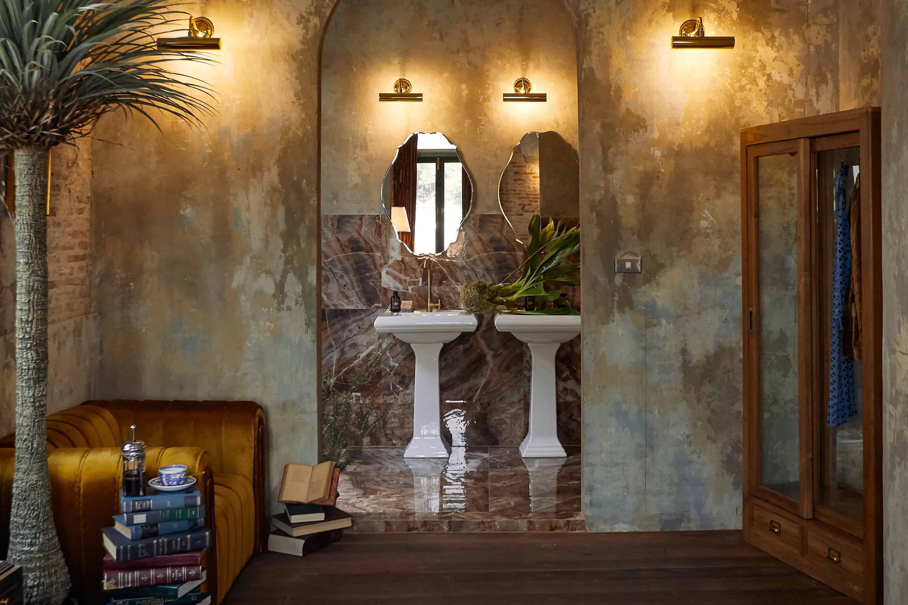 warm color photo hotel bathroom interior design