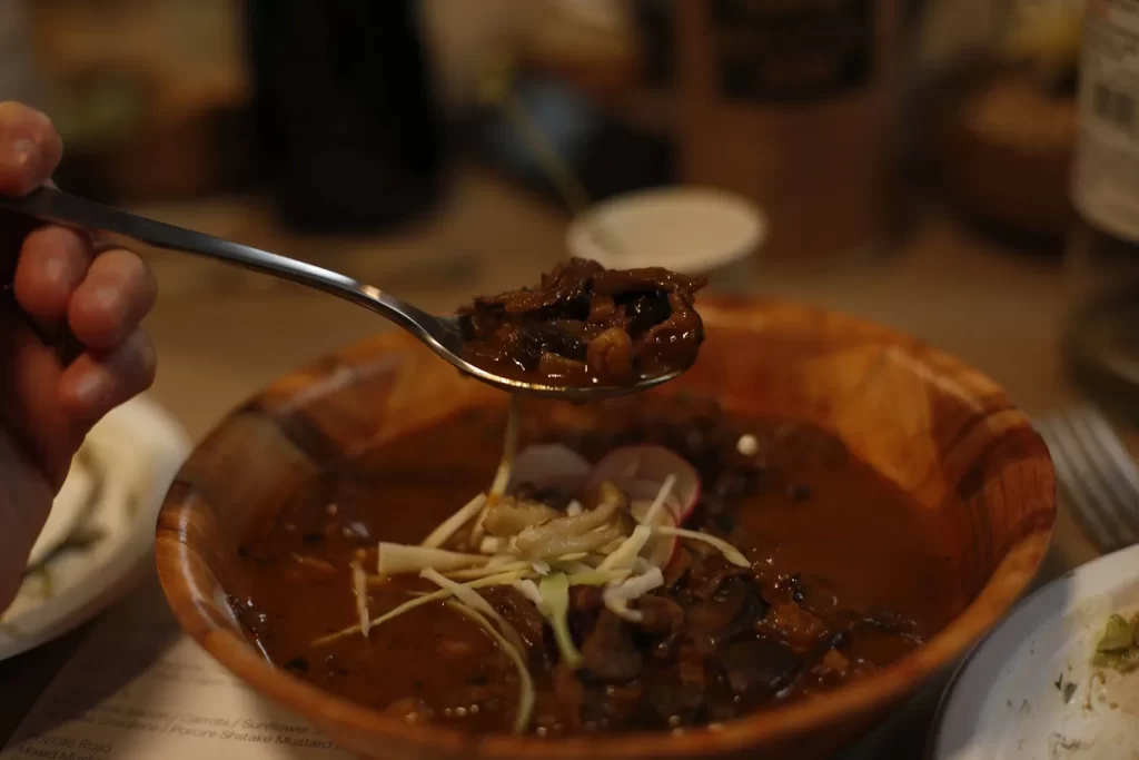 How to trip with friends - Bowl of food with mushrooms 