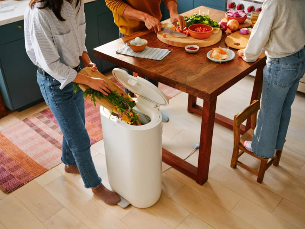 Compost bin