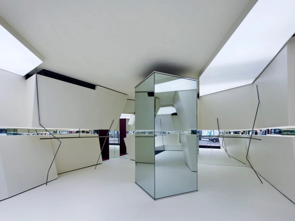 Voyeur Voyeur Mirrored changing rooms