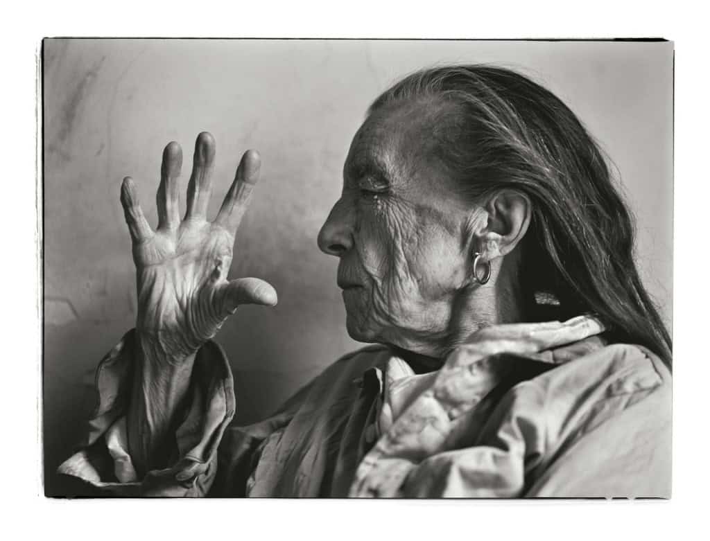louise-bourgeois-lighter-version-©-annie-leibovitz