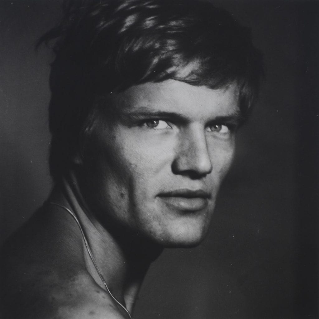 « Bad Boy » Berlin, 1967. Descriptif technique : Tirage argentique d’époque, tampon de la succession Herbert Tobias au dos. Dimension image : 34,5 x 34,5 cm Dimension feuille : 50 x 40 cm Copyright Herbert TOBIAS Courtesy Jérôme Prochiantz