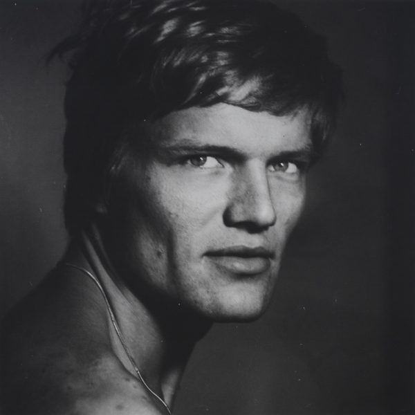 « Bad Boy » Berlin, 1967. Descriptif technique : Tirage argentique d’époque, tampon de la succession Herbert Tobias au dos. Dimension image : 34,5 x 34,5 cm Dimension feuille : 50 x 40 cm Copyright Herbert TOBIAS Courtesy Jérôme Prochiantz