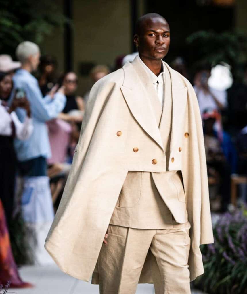 Sivan catwalk